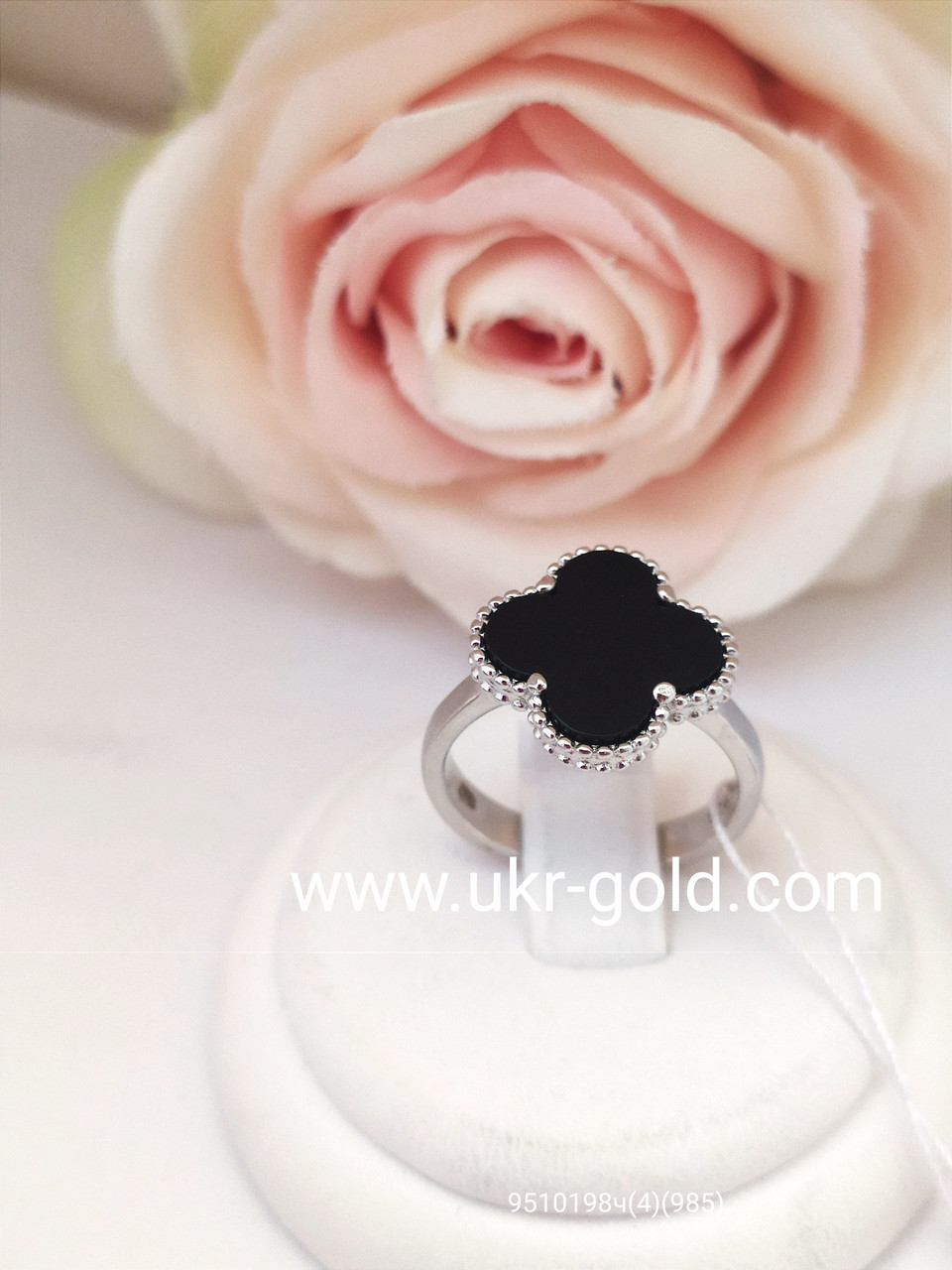 Срібне кільце з оніксом стильне срібне кільце з оніксом 9510198ч