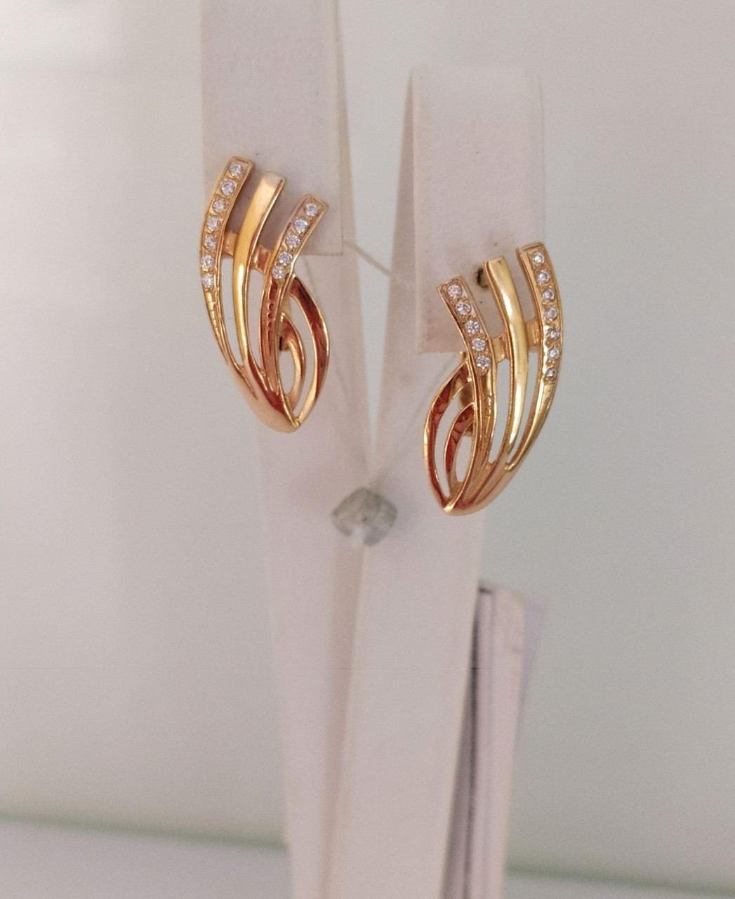 Золоті сережки 585 проби.