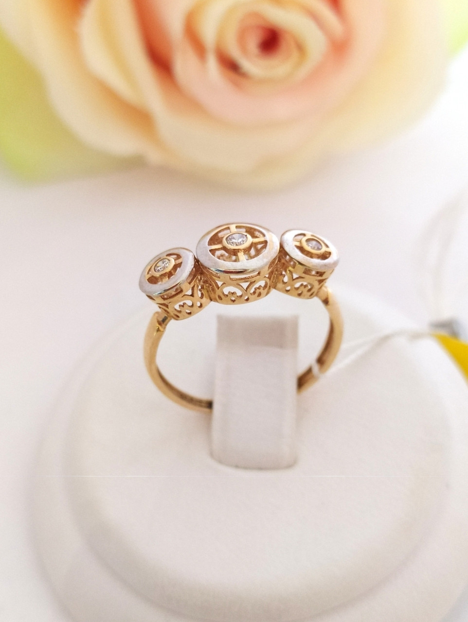 Золота каблучка з цирконієм