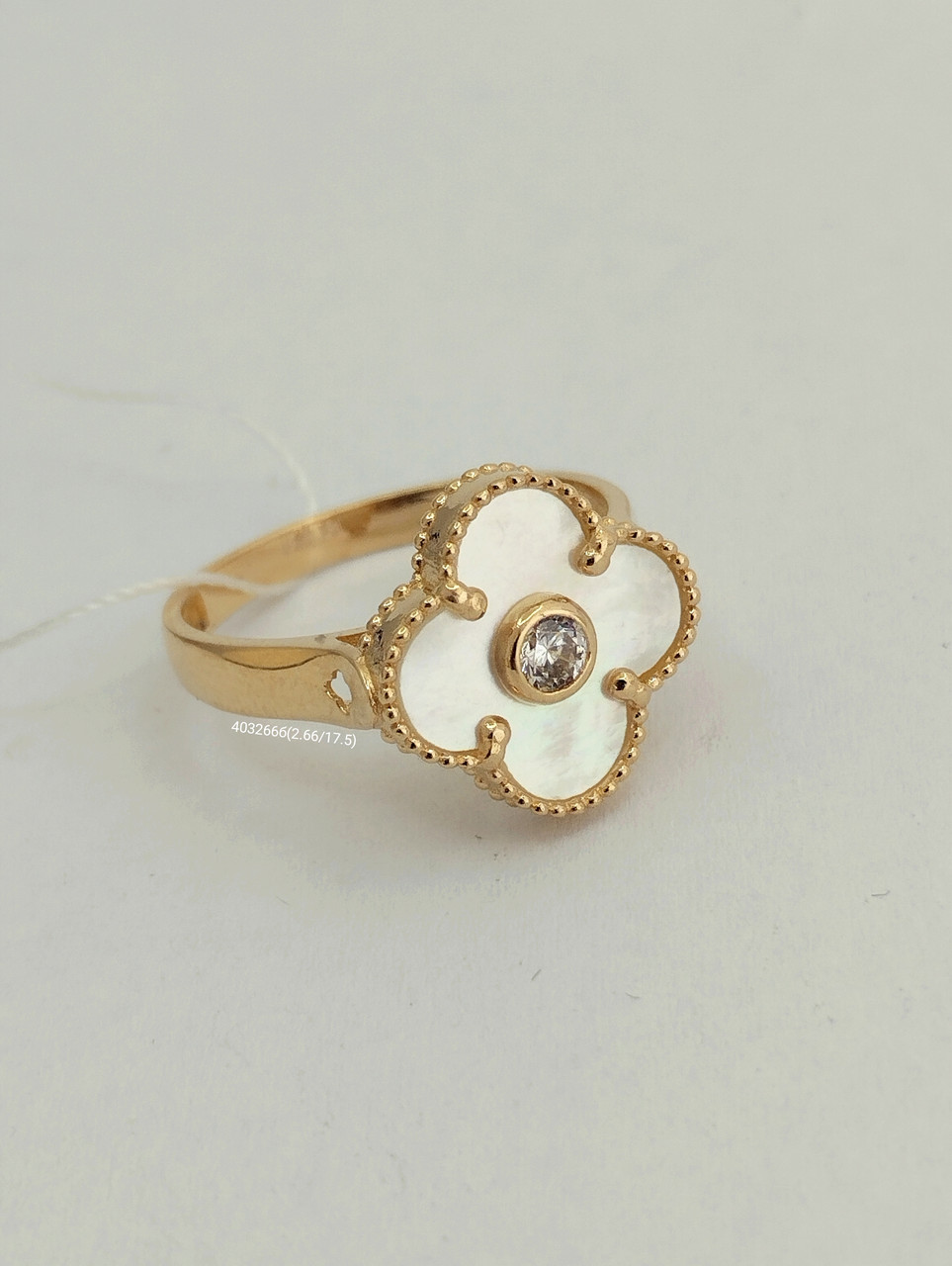 Золоте кільце з перламутром і цирконієм Ukr-gold