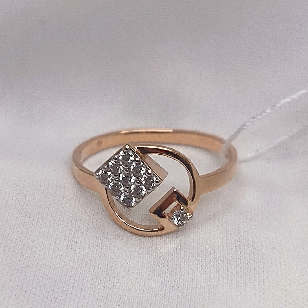 Золота каблучка з камінцями Ukr-Gold