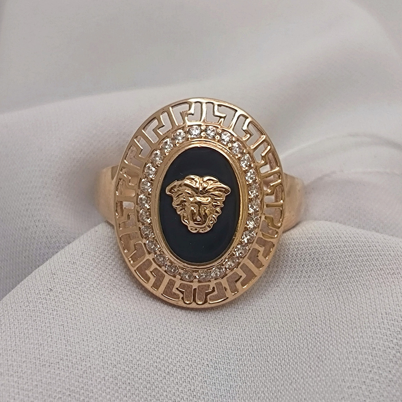 Золоте кільце з цирконієм та емаллю Ukr-Gold