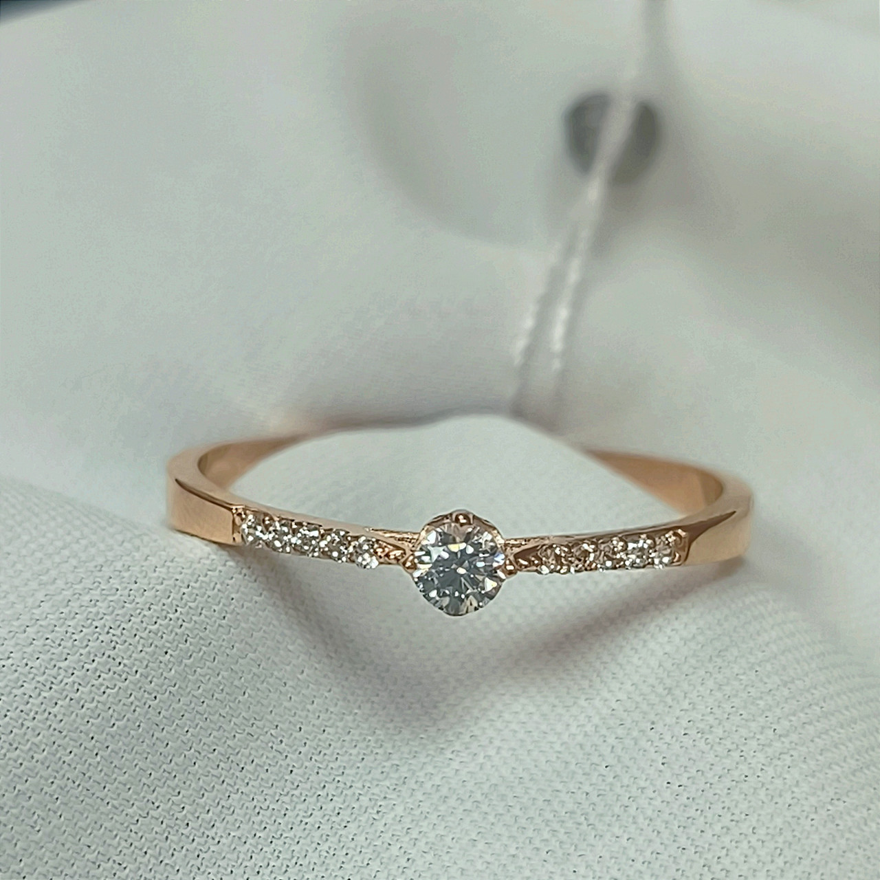 Золоте кільце з камінчиками 585 проби