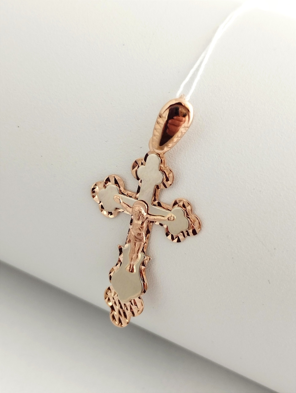 Золотий хрест з розп'яттям