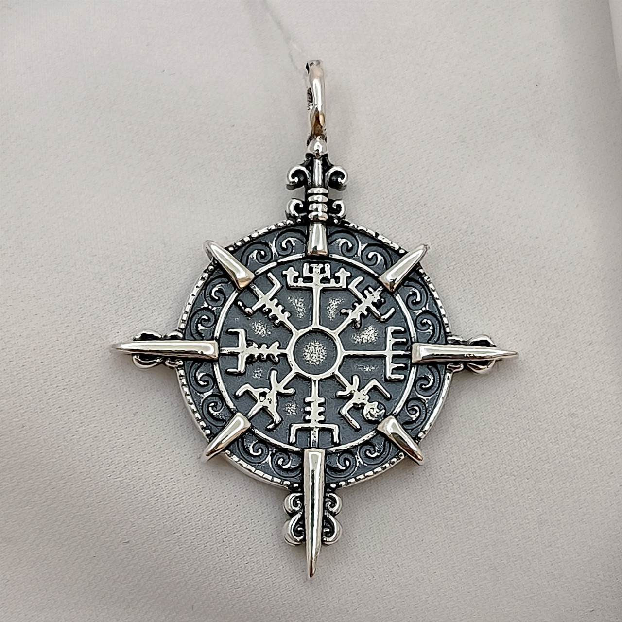 Срібний амулет 925 проби шолом Страху