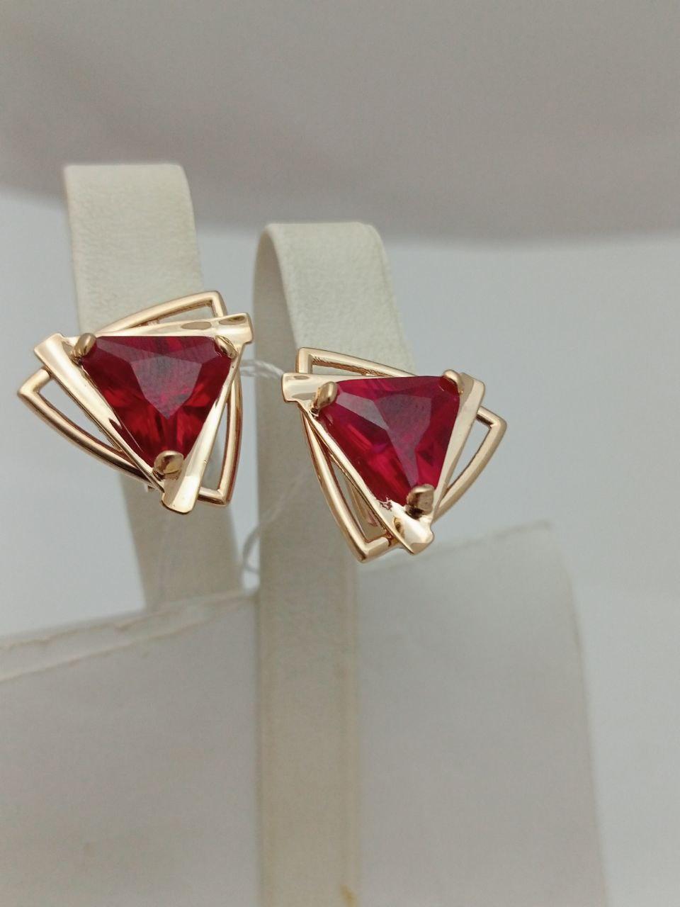 Золоті сережки з рубіном