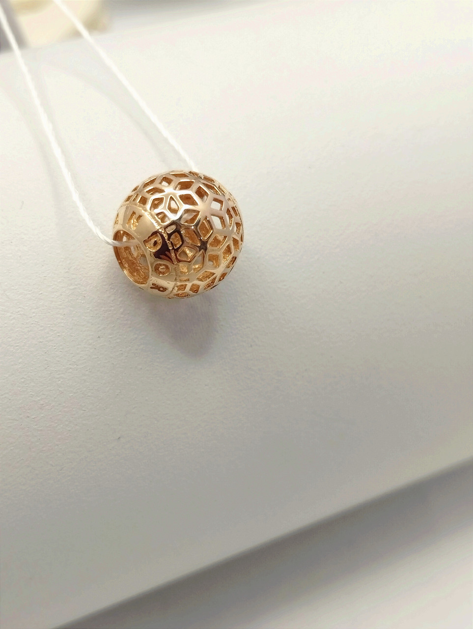 Золотий кулон шарм