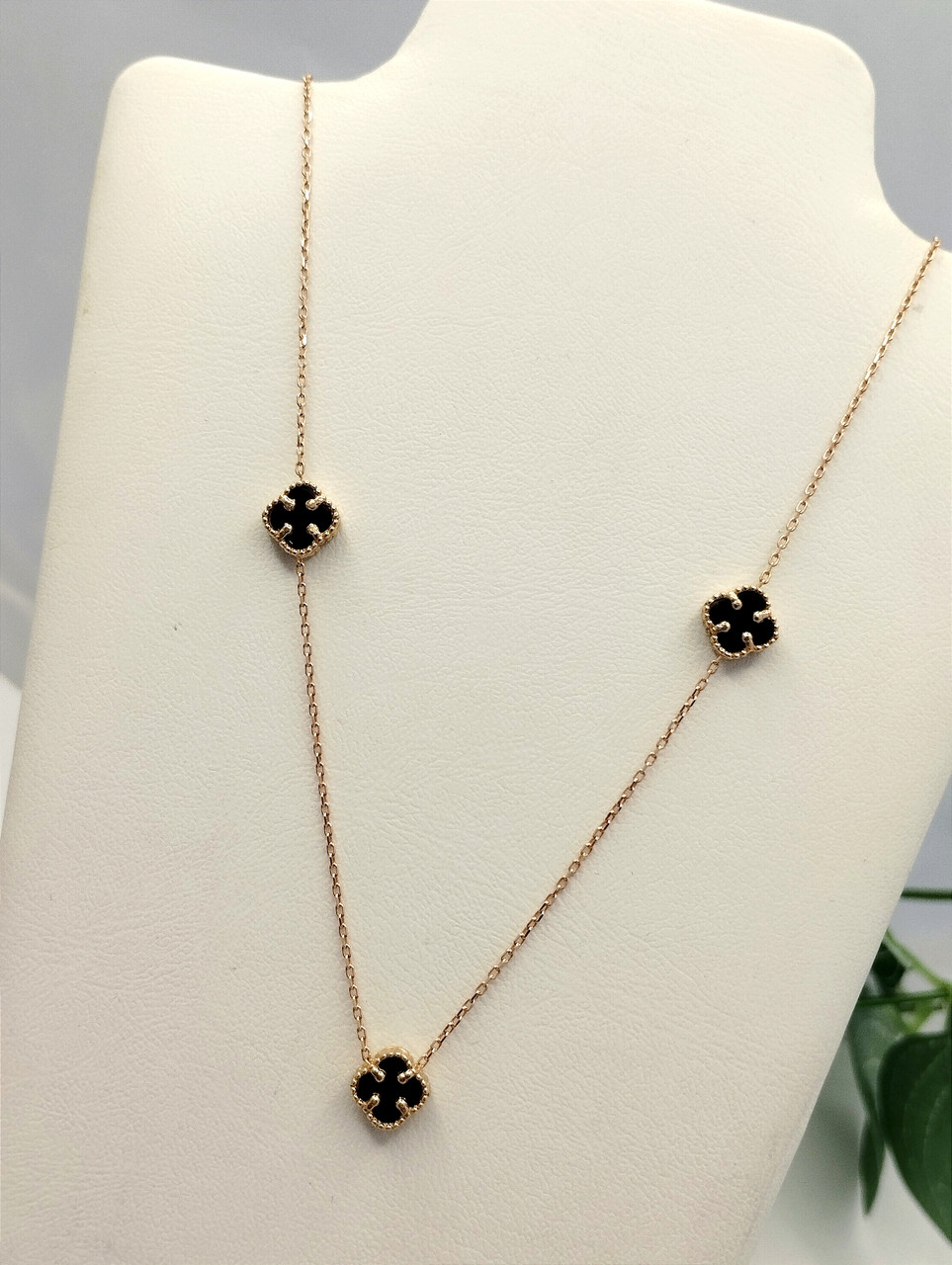 Золоте кольє конюшина