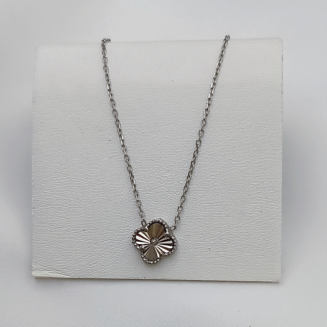 Срібне кольє 925 проби конюшина з алмазною гранню без вставок