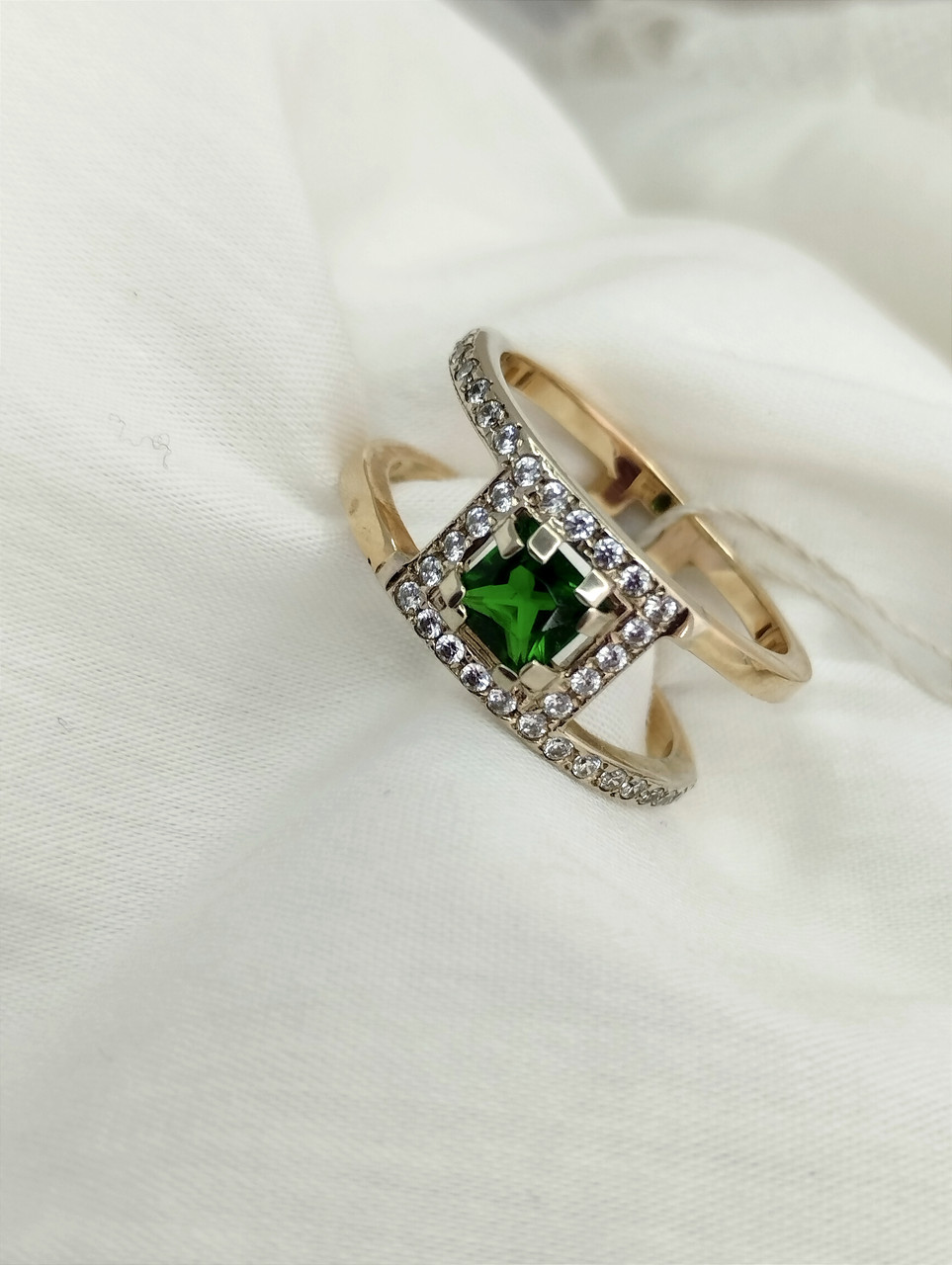 Золоте кольцо 585 проби